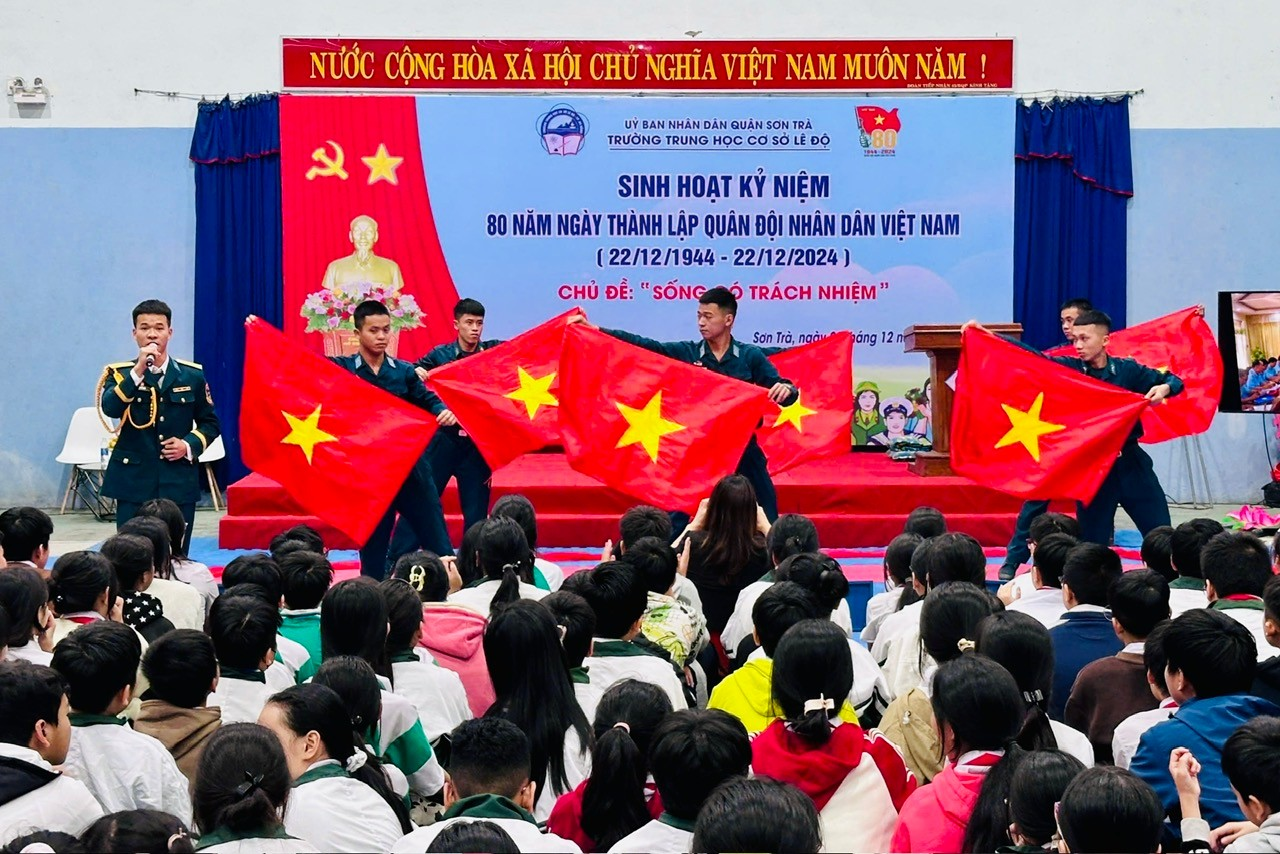 Các hoạt động giáo dục truyền thống “Tiếp bước cha anh” của học sinh thành phố Đà Nẵng